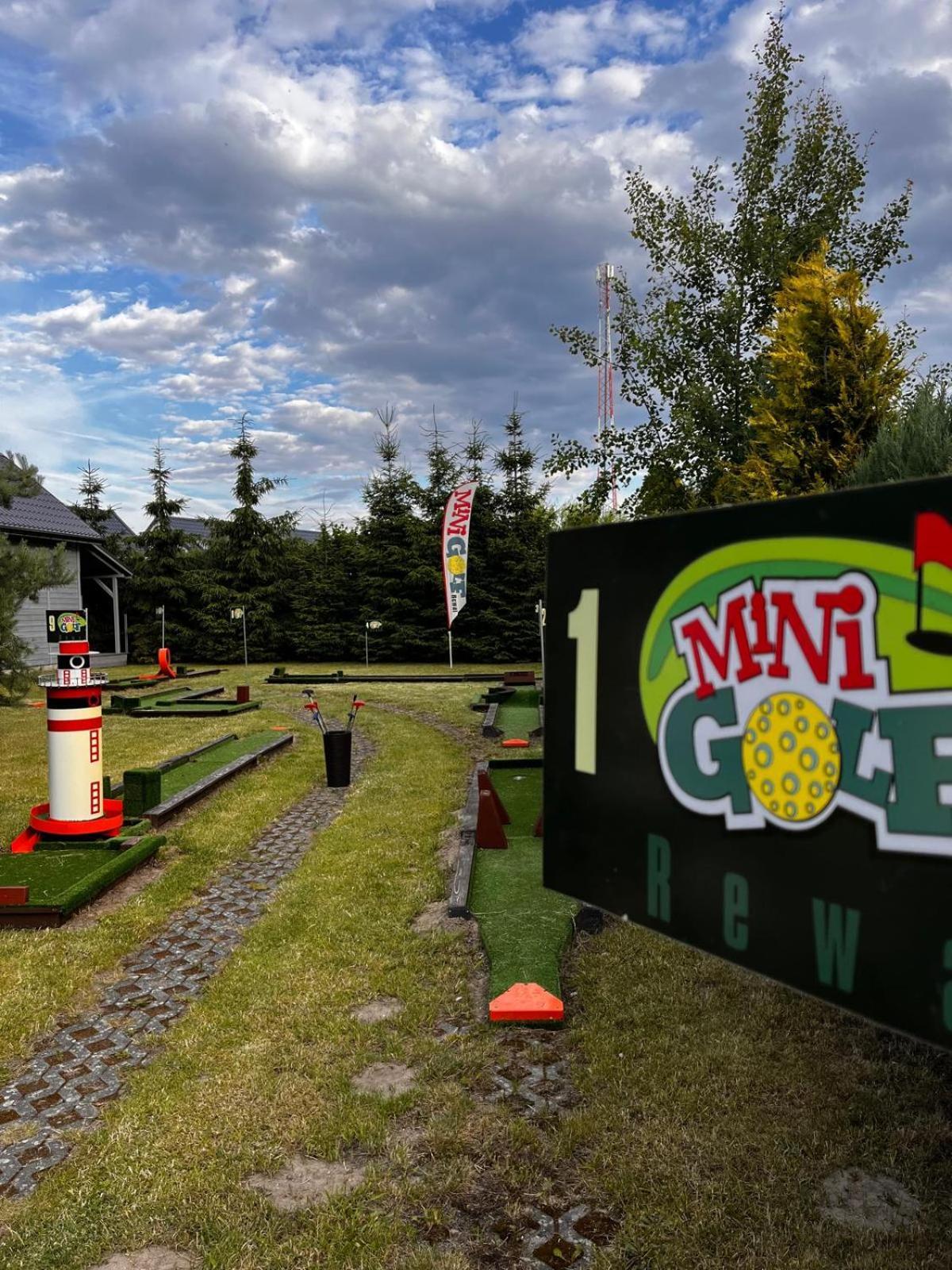 Villa Honoratka Z Prywatnym Polem Do Gry W Mini Golf Rewal Dış mekan fotoğraf